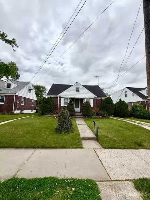 85 Hermann Ave, Carteret, NJ 07008