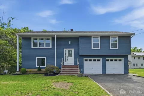 67 Grant Ave, Piscataway, NJ 08854