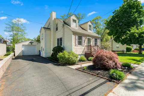 241 Fernhead Ave, Monroe, NJ 08831