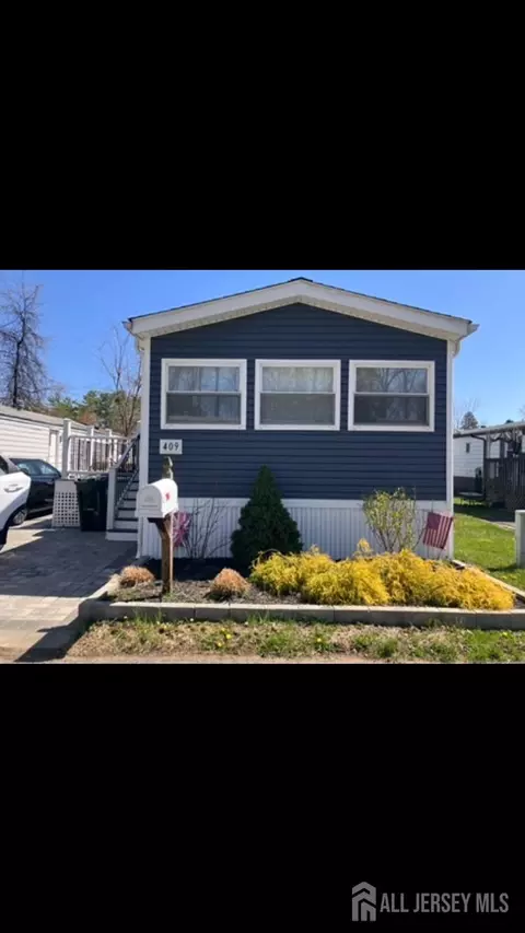 409 Lane E Ln, Hazlet, NJ 07730