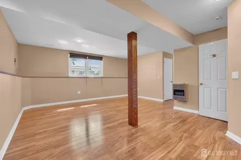 Living - 3 Wilton Ave, Middlesex, NJ 08846 photo 5 of 5