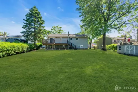 Exterior - 3 Wilton Ave, Middlesex, NJ 08846 photo 7 of 12
