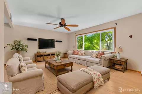 Living - 3 Wilton Ave, Middlesex, NJ 08846 photo 1 of 5