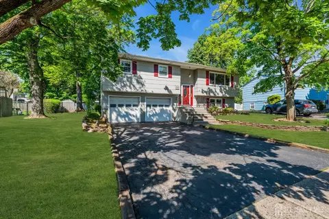 Exterior - 3 Wilton Ave, Middlesex, NJ 08846 photo 2 of 12