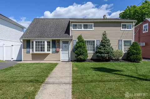 86 Leber Ave, Carteret, NJ 07008