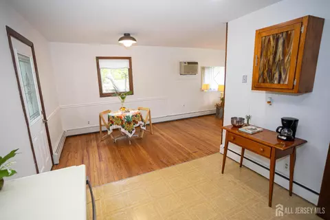 Dining - 8 Stony Rd, Edison, NJ 08817 photo 2 of 2