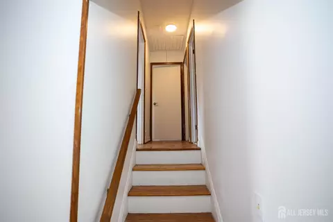 Entry Way - 8 Stony Rd, Edison, NJ 08817 photo 3 of 4