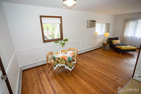 Dining - 8 Stony Rd, Edison, NJ 08817 photo 1 of 2