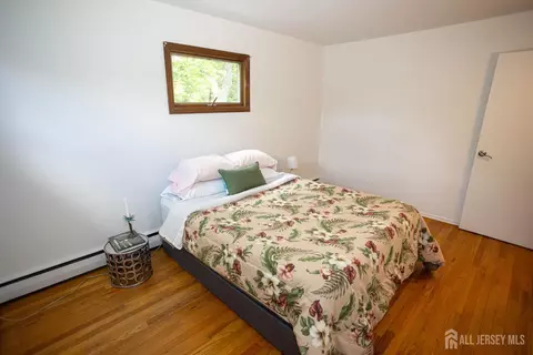 Bedroom - 8 Stony Rd, Edison, NJ 08817 photo 3 of 8
