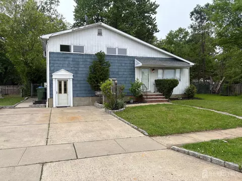 8 Stony Rd, Edison, NJ 08817