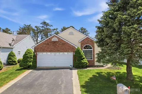 74 Canterbury Ln, Toms River, NJ 08757