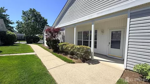 440 Bluebird Dr, Monroe, NJ 08831