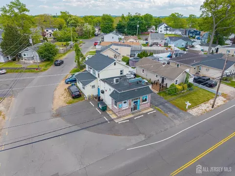 715 Laurence Pkwy, Laurence Harbor, NJ 08879