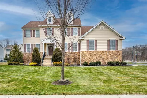 2 Eagle Ct, South Brunswick, NJ 08852