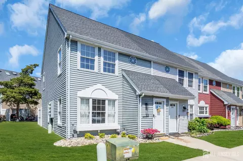 305 Beach Plum Ct, Tuckerton, NJ 08087