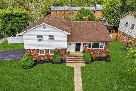 179 Buckelew Ave, Jamesburg, NJ 08831