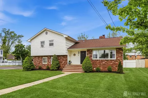 179 Buckelew Ave, Jamesburg, NJ 08831