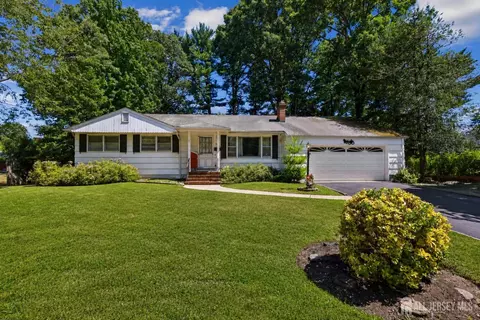 68 Herbert Dr, East Brunswick, NJ 08816