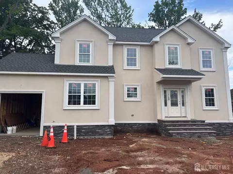 208 E James Pl E, Iselin, NJ 08830