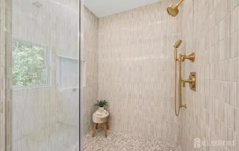 Bath - 21 Middlesex Ave, Edison, NJ 08820 photo 1 of 1