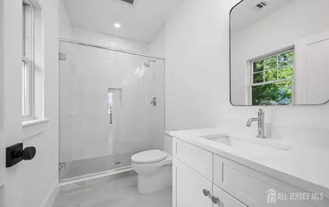 Entry Way - 21 Middlesex Ave, Edison, NJ 08820 photo 12 of 13