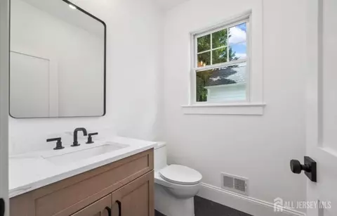 Entry Way - 21 Middlesex Ave, Edison, NJ 08820 photo 5 of 13