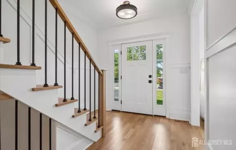 Entry Way - 21 Middlesex Ave, Edison, NJ 08820 photo 3 of 13