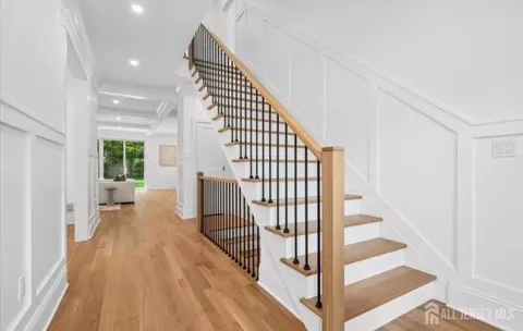 Entry Way - 21 Middlesex Ave, Edison, NJ 08820 photo 1 of 13