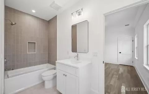 Entry Way - 21 Middlesex Ave, Edison, NJ 08820 photo 11 of 13