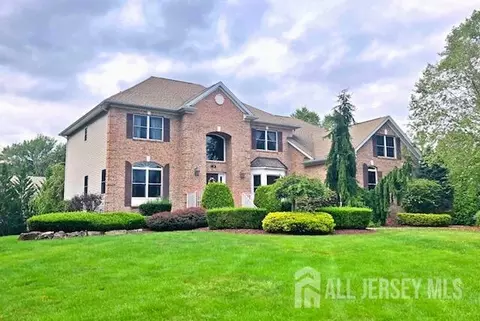 9 Woodmere Rd, Monroe, NJ 08831
