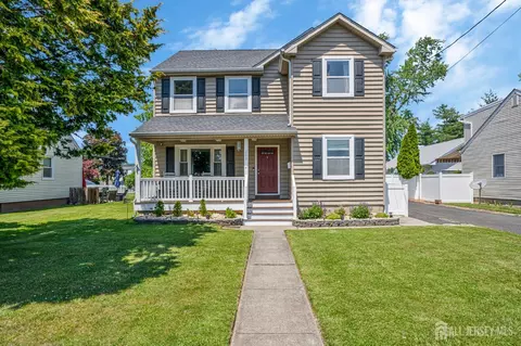 203 Harris Ave, Middlesex, NJ 08846