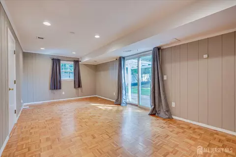 Living - 4 Augusta Ct, Edison, NJ 08820 photo 5 of 9