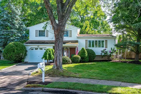 Exterior - 4 Augusta Ct, Edison, NJ 08820 photo 3 of 8