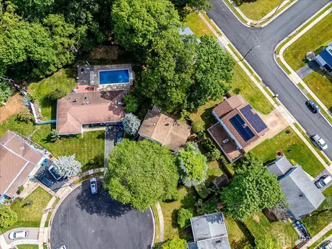 View/Area - 4 Augusta Ct, Edison, NJ 08820 photo 2 of 8