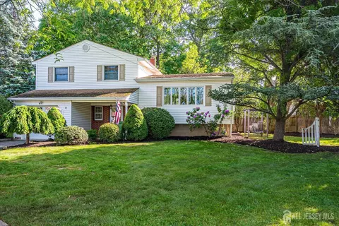 Exterior - 4 Augusta Ct, Edison, NJ 08820 photo 2 of 8