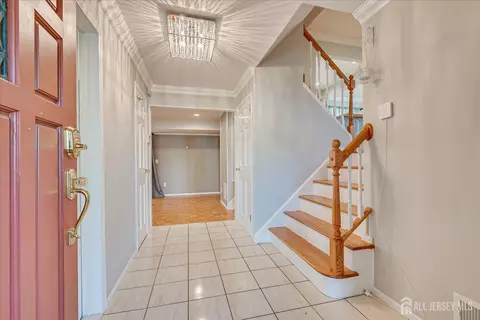 Entry Way - 4 Augusta Ct, Edison, NJ 08820 photo 1 of 2
