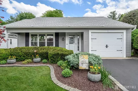 9 Marlow Ave, Manchester, NJ 08759