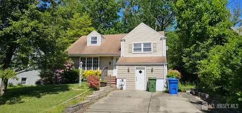 12 University Pl, Parlin, NJ 08859