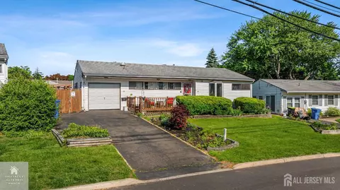 23 Villanova Rd, Parlin, NJ 08859