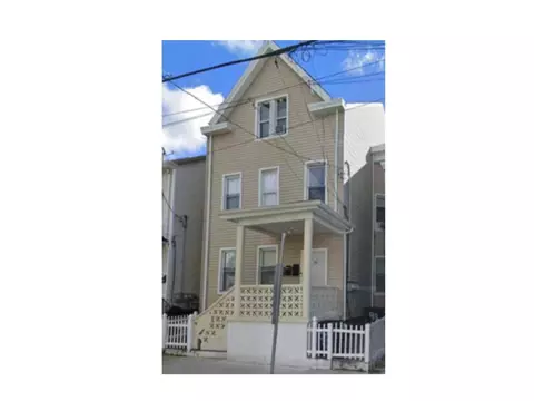 93 Highland St, Paterson, NJ 07524