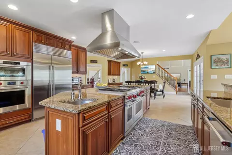 Kitchen - 3 Windhaven Ct, Monroe, NJ 08831 photo 3 of 3