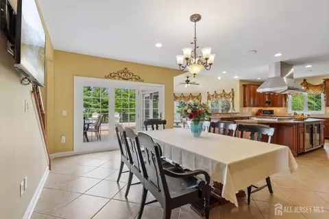 Dining - 3 Windhaven Ct, Monroe, NJ 08831 photo 4 of 5