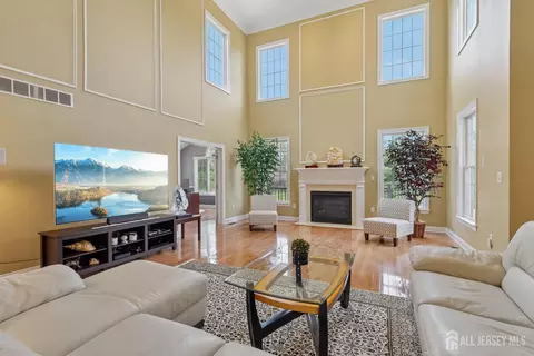 Living - 3 Windhaven Ct, Monroe, NJ 08831 photo 3 of 6