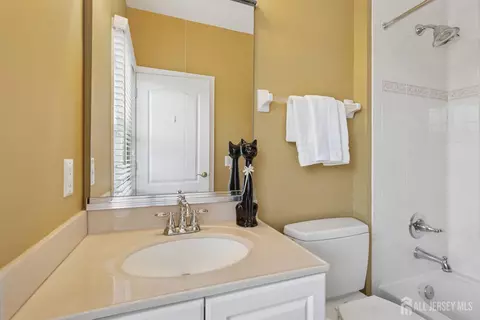 Bath - 3 Windhaven Ct, Monroe, NJ 08831 photo 5 of 8