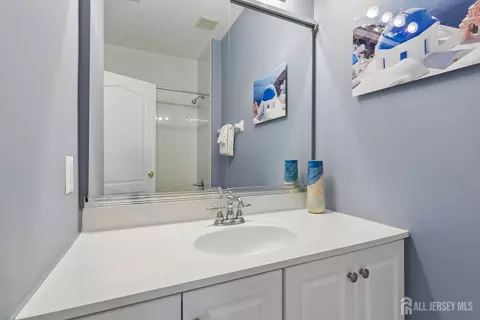 Bath - 3 Windhaven Ct, Monroe, NJ 08831 photo 4 of 8