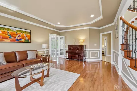 Living - 3 Windhaven Ct, Monroe, NJ 08831 photo 2 of 6