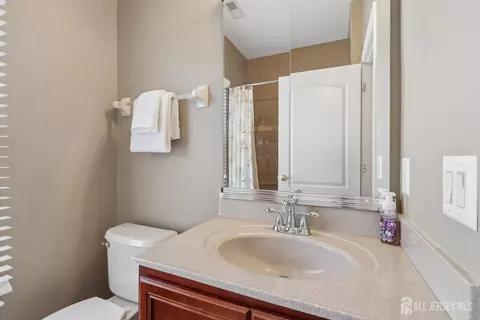 Bath - 3 Windhaven Ct, Monroe, NJ 08831 photo 6 of 8