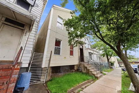 341 Townsend St, New Brunswick, NJ 08901