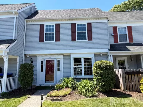 26 Cosgrove Ct, East Brunswick, NJ 08816