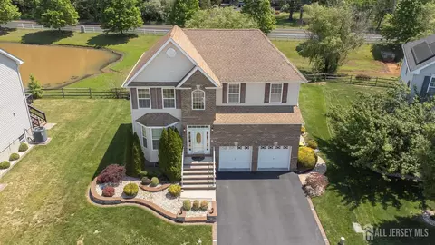 32 Carnation Rd, Monroe, NJ 08831